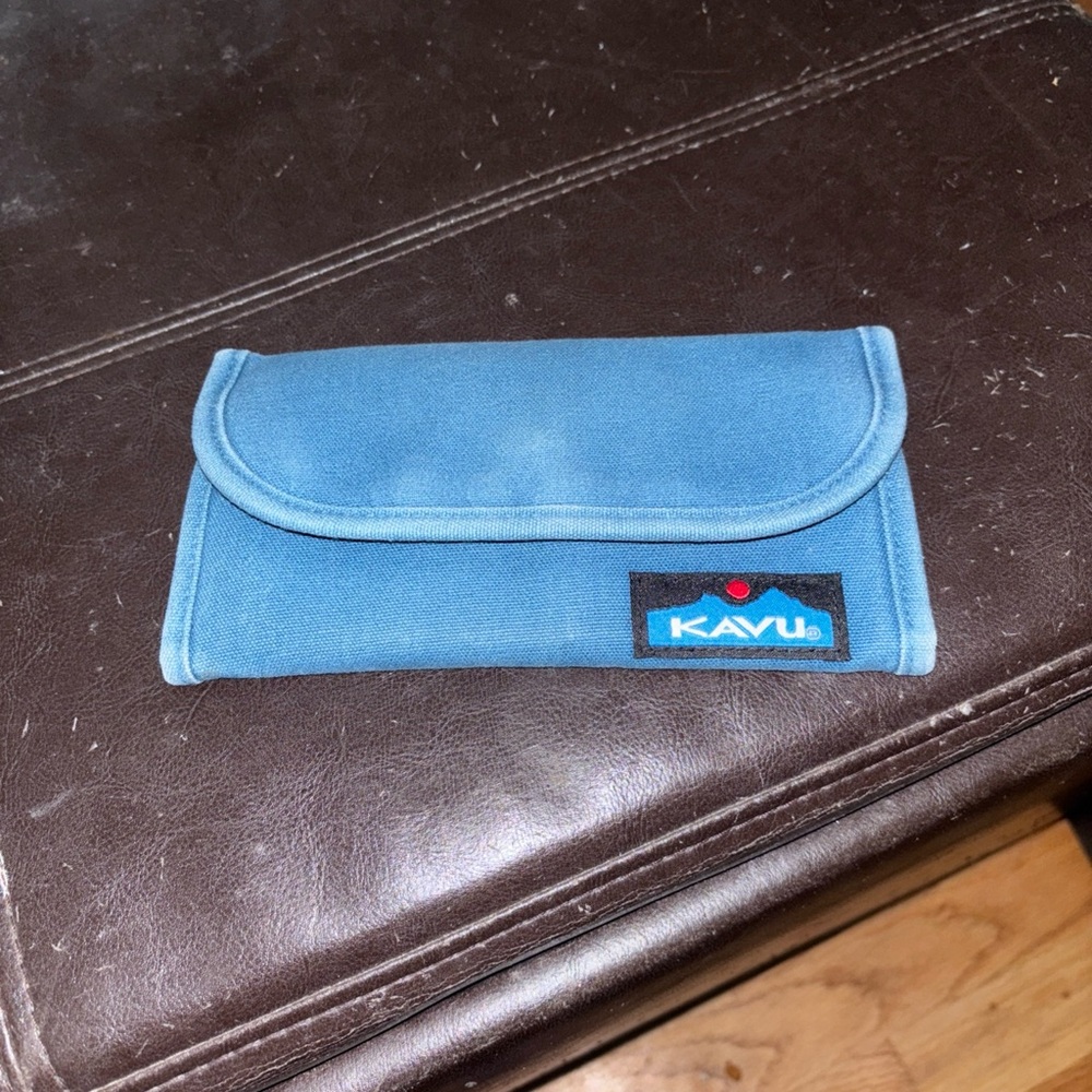 KAVU  Blue Wallet